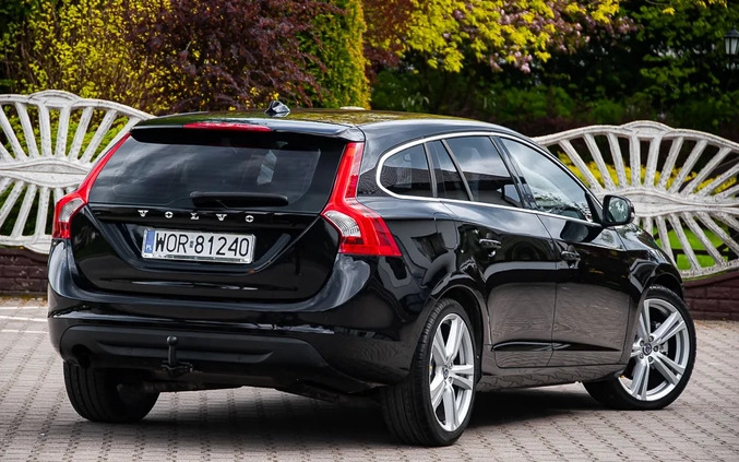 Volvo V60 cena 36900 przebieg: 270000, rok produkcji 2011 z Żychlin małe 742